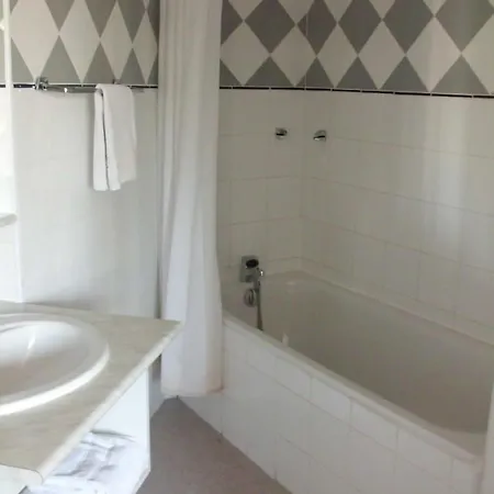 Les Consuls De La 3* Montpellier