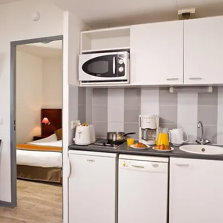 Les Consuls De La Aparthotel