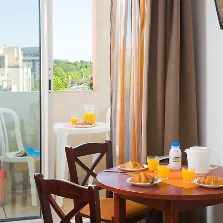 Les Consuls De La Aparthotel 3*