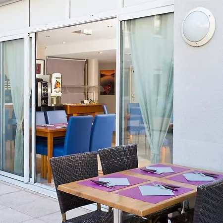 Les Consuls De La Aparthotel 3*