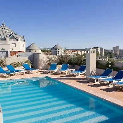 Les Consuls De La Apart Otel