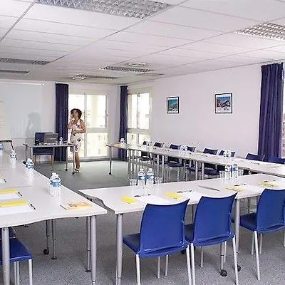 Les Consuls De La Aparthotel